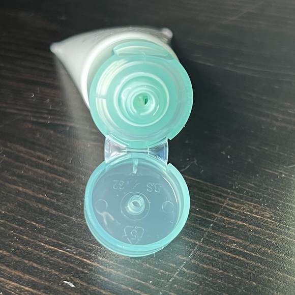 Clinique blackhead solutions 7 day deep pore, cleanse and scrub-Sample - Picture 8 of 8